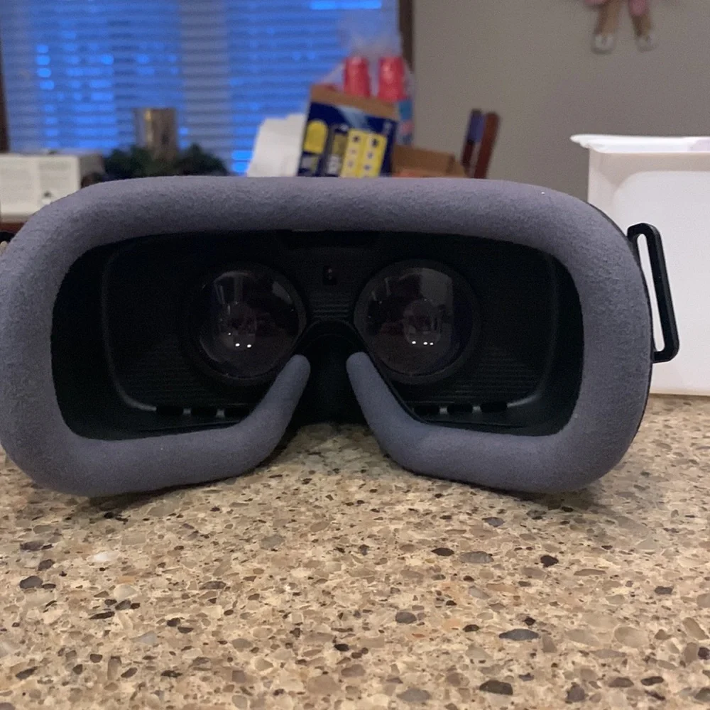 Samsung Gear VR powered by OCULUS.